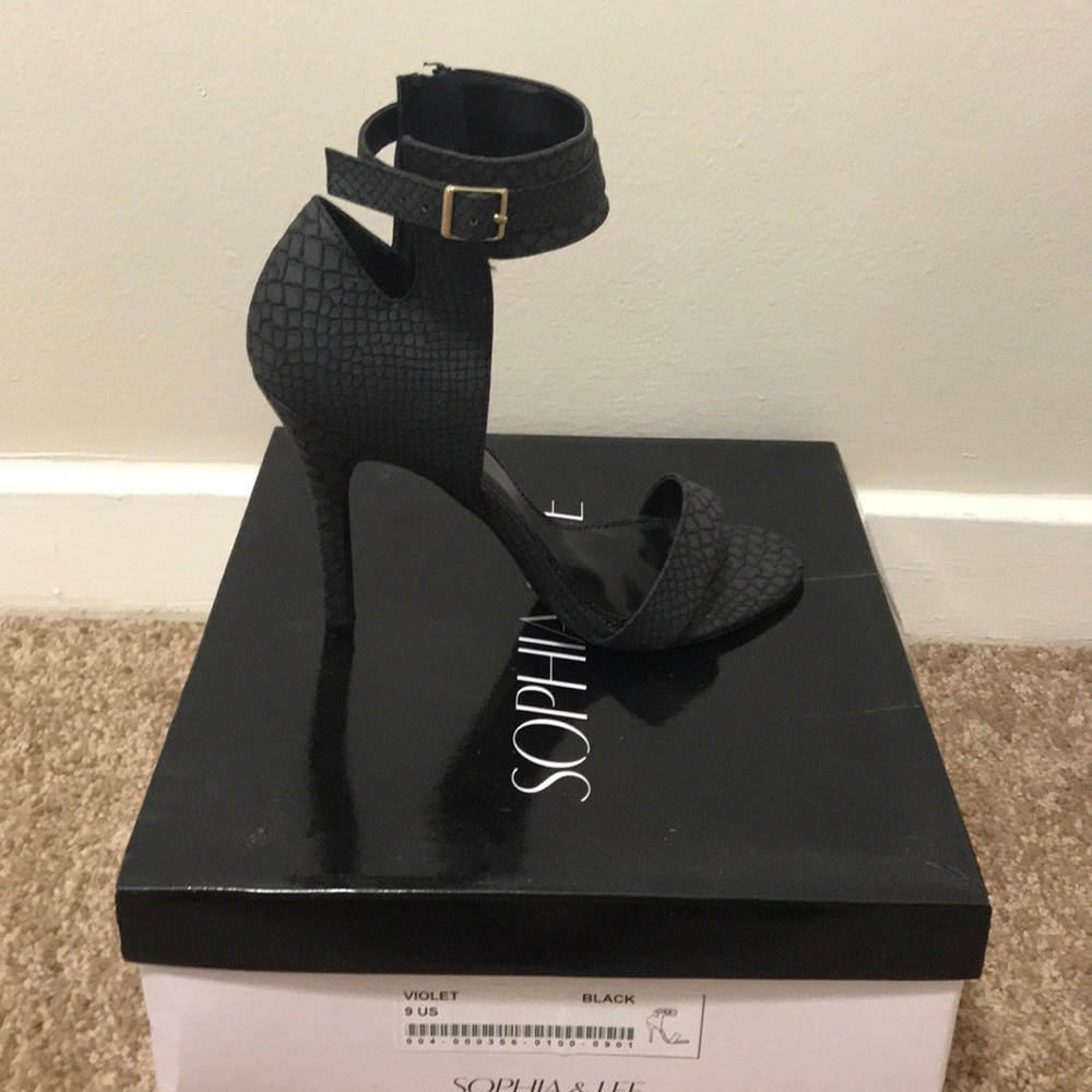 Sophia & Lee black heel